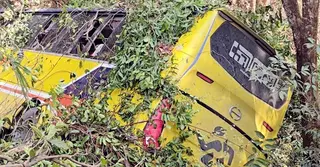 বান্দরবানে পর্যটকবাহী বাস খাদে পড়ে আহত ১৭, আশঙ্কাজনক ৩